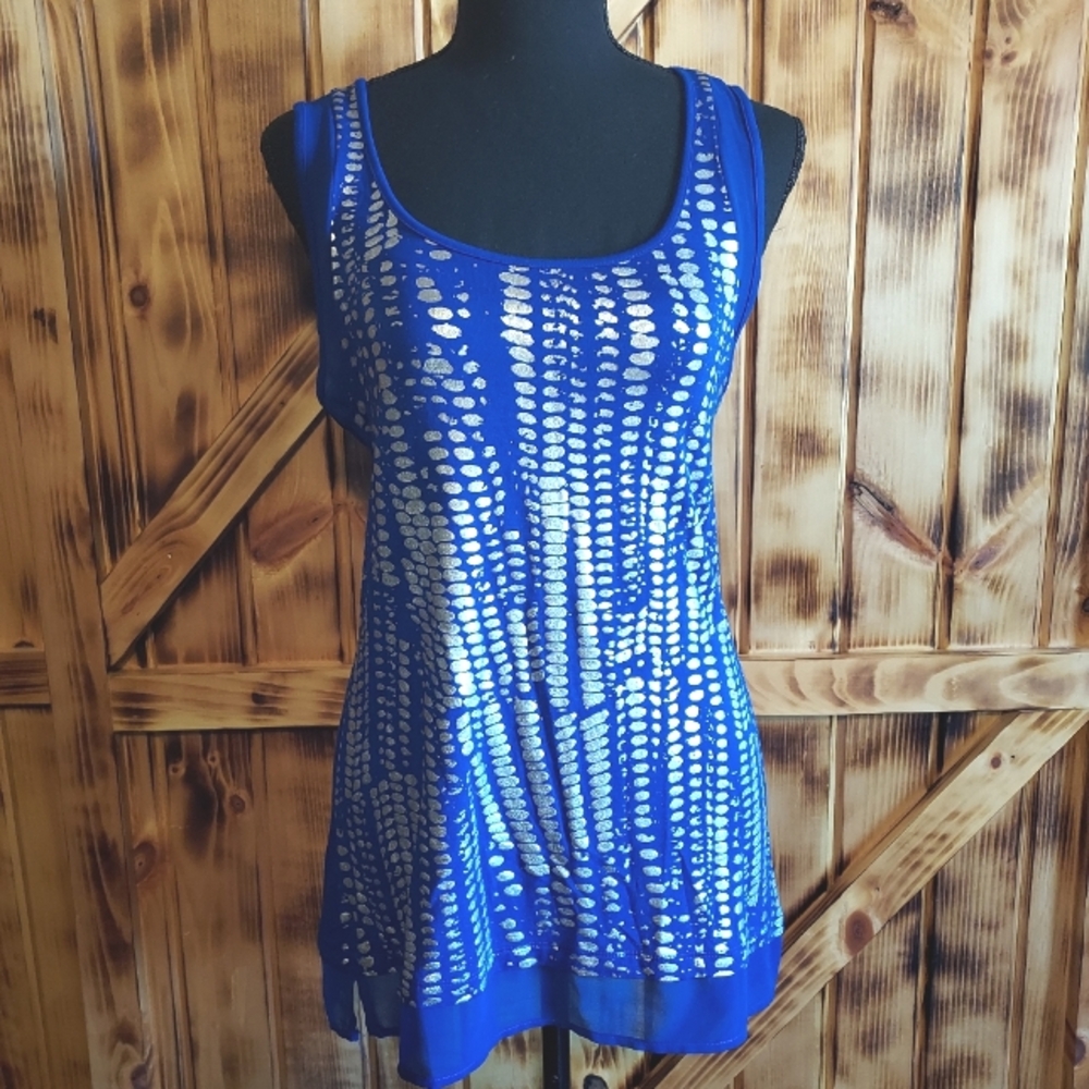 a.n.a. women's flowy blue and silver tank top - medium